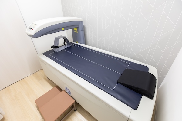 骨密度検査装置(DEXA) - 骨粗しょう症の早期発見・精密診断